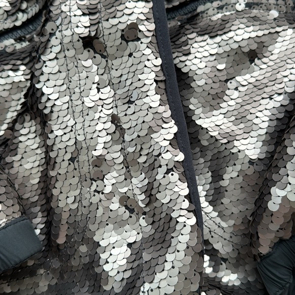 Free People Hit The Slopes
NWT Sequin Jacket FP Movement
Size XL - Picture 3 of 5